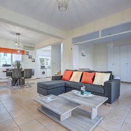 Antigua Villa Ayia Napa